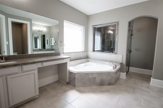14 Trailing Lantana Place, The Woodlands, TX 77354