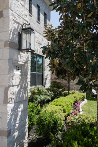 14 Trailing Lantana Place, The Woodlands, TX 77354
