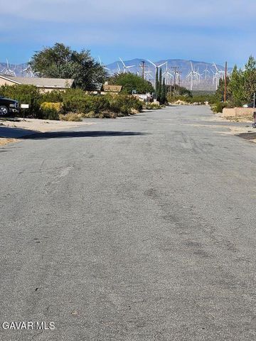 2768 Encina Avenue, Mojave, CA 93501