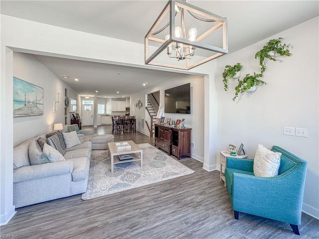 1818 Zephyr WAY, Chesapeake, VA 23323