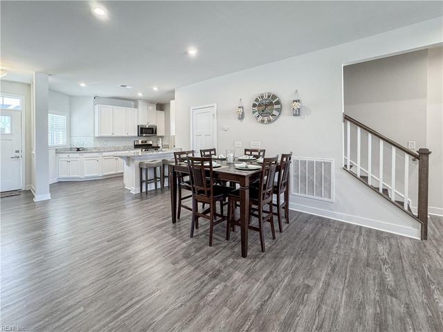 1818 Zephyr WAY, Chesapeake, VA 23323