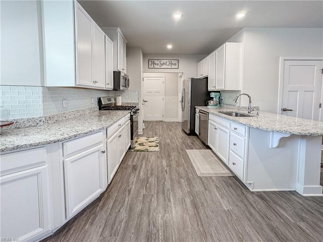 1818 Zephyr WAY, Chesapeake, VA 23323