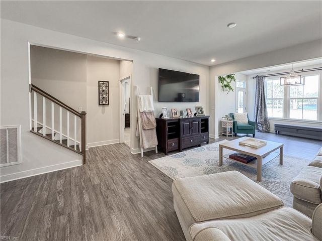 1818 Zephyr WAY, Chesapeake, VA 23323