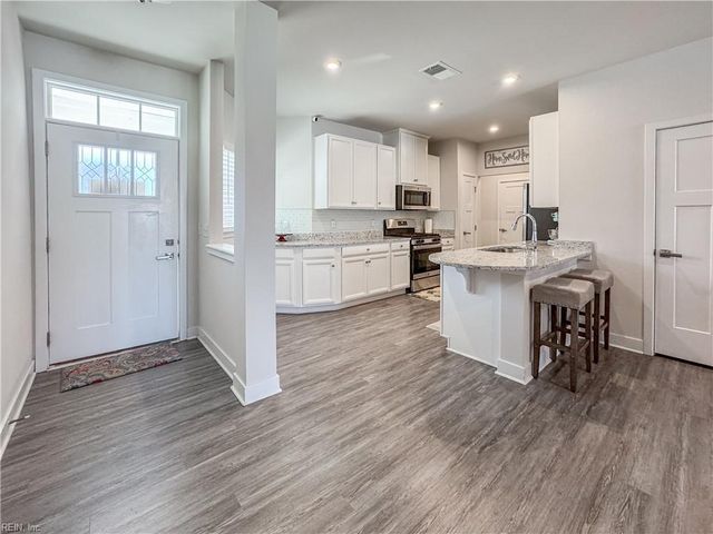 1818 Zephyr WAY, Chesapeake, VA 23323