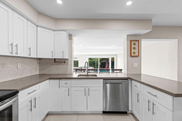 300 SE 8th Court, Pompano Beach, FL 33060