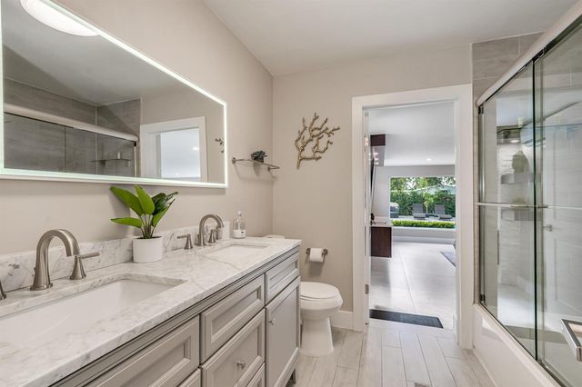 300 SE 8th Court, Pompano Beach, FL 33060