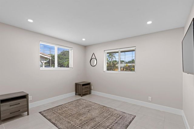 300 SE 8th Court, Pompano Beach, FL 33060