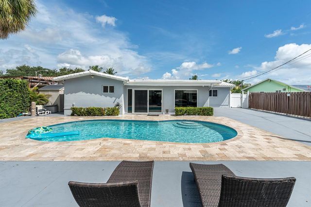 300 SE 8th Court, Pompano Beach, FL 33060