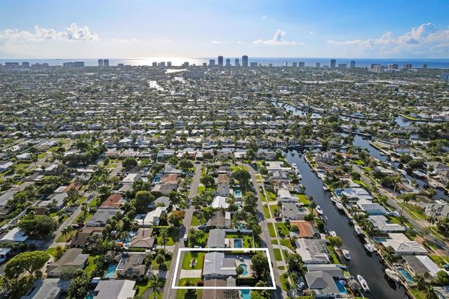 300 SE 8th Court, Pompano Beach, FL 33060