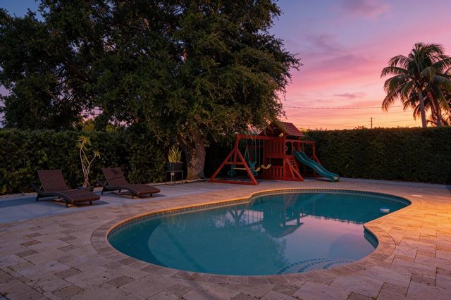 300 SE 8th Court, Pompano Beach, FL 33060