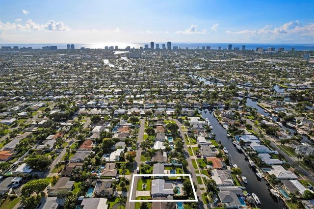300 SE 8th Court, Pompano Beach, FL 33060