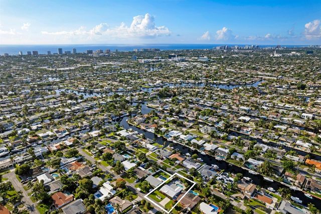 300 SE 8th Court, Pompano Beach, FL 33060