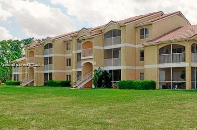 5740 Rock Island Road 284, Tamarac, FL 33319