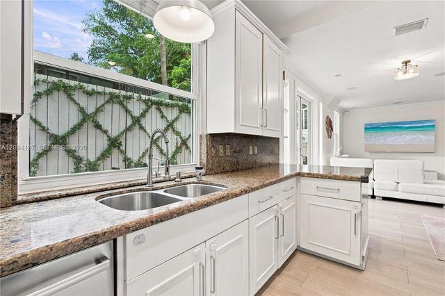 3141 Peachy Street 12, Miami, FL 33133