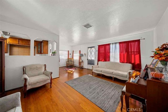 9279 Indiana Avenue, Riverside, CA 92503