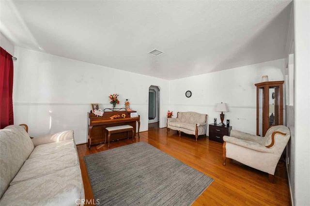 9279 Indiana Avenue, Riverside, CA 92503