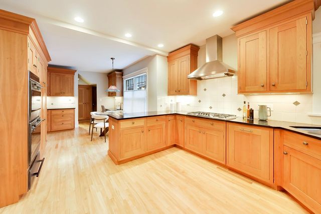 1110 Elm Street, Winnetka, IL 60093