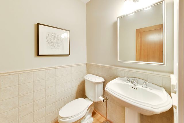 1110 Elm Street, Winnetka, IL 60093