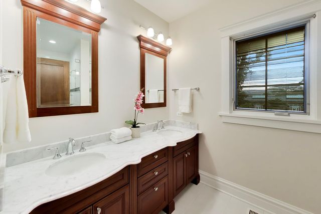 1110 Elm Street, Winnetka, IL 60093