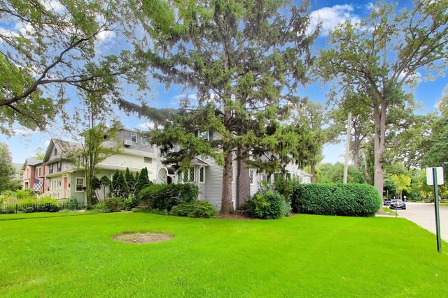 1110 Elm Street, Winnetka, IL 60093