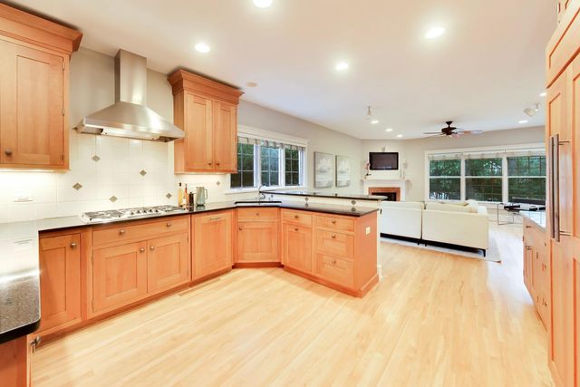 1110 Elm Street, Winnetka, IL 60093