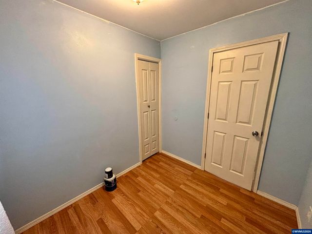 1060 Hickory St NE, Salem, OR 97301