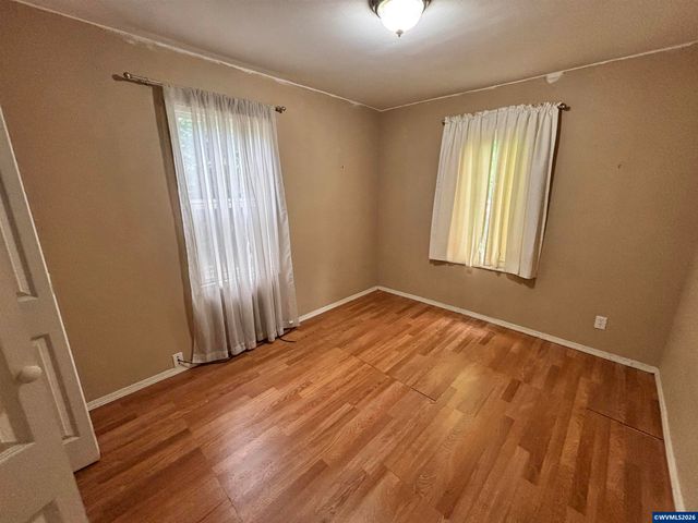 1060 Hickory St NE, Salem, OR 97301