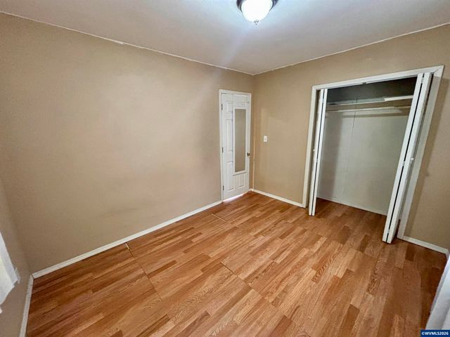 1060 Hickory St NE, Salem, OR 97301