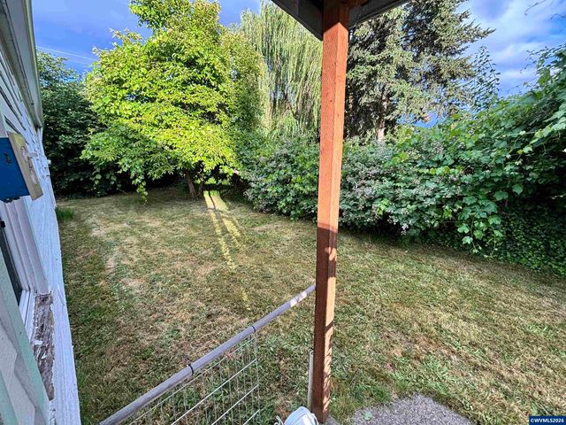 1060 Hickory St NE, Salem, OR 97301