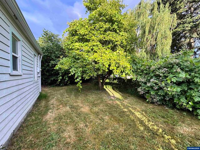 1060 Hickory St NE, Salem, OR 97301