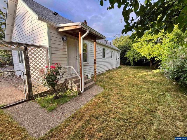 1060 Hickory St NE, Salem, OR 97301