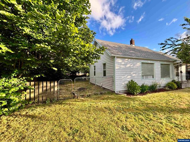 1060 Hickory St NE, Salem, OR 97301