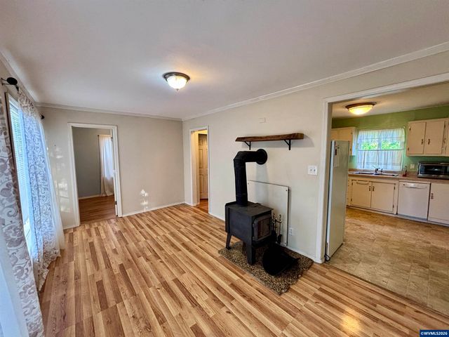 1060 Hickory St NE, Salem, OR 97301