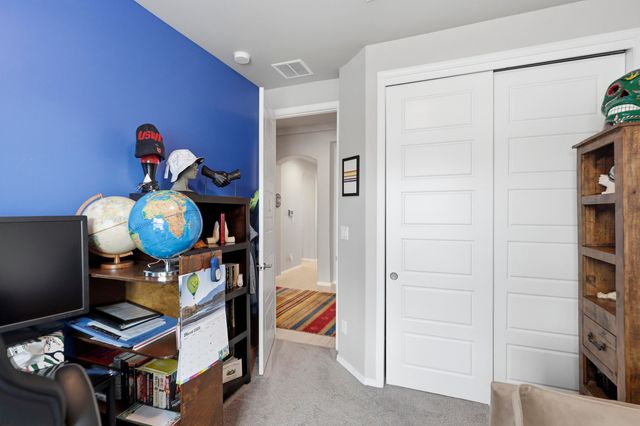 4245 Crowned Eagle Loop NE, Rio Rancho, NM 87144