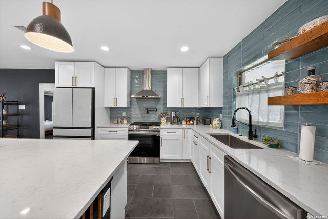 225 HARRIETT DR, San Antonio, TX 78216