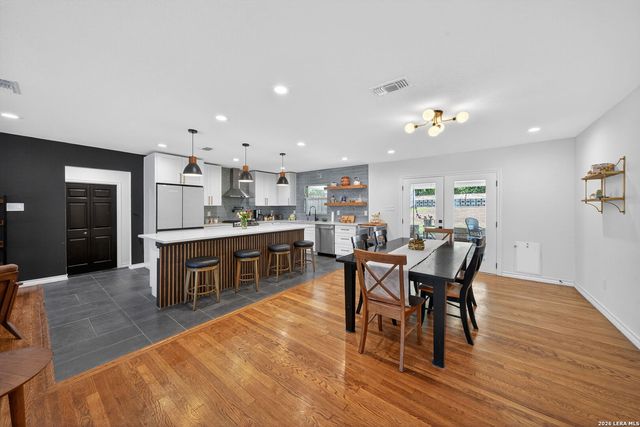 225 HARRIETT DR, San Antonio, TX 78216