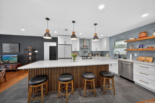 225 HARRIETT DR, San Antonio, TX 78216