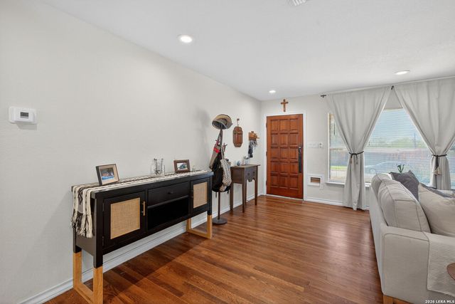 225 HARRIETT DR, San Antonio, TX 78216