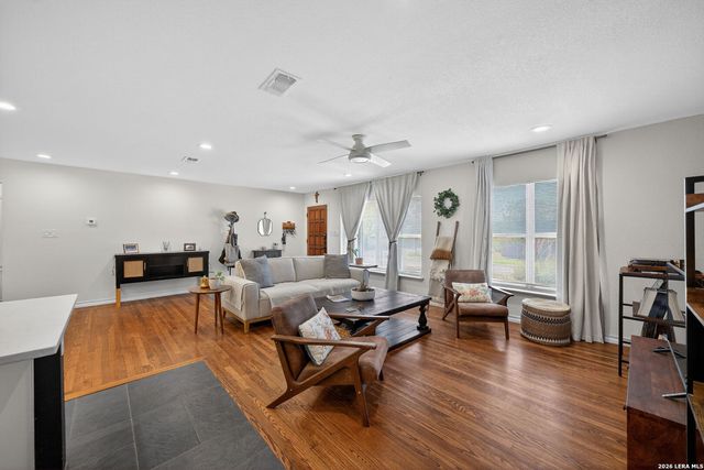 225 HARRIETT DR, San Antonio, TX 78216