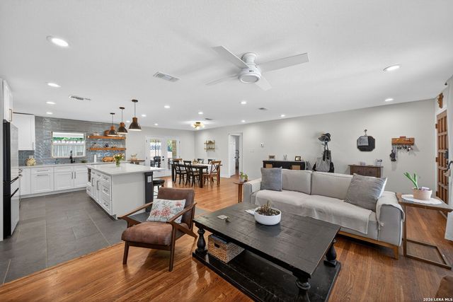 225 HARRIETT DR, San Antonio, TX 78216