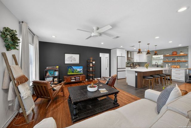 225 HARRIETT DR, San Antonio, TX 78216