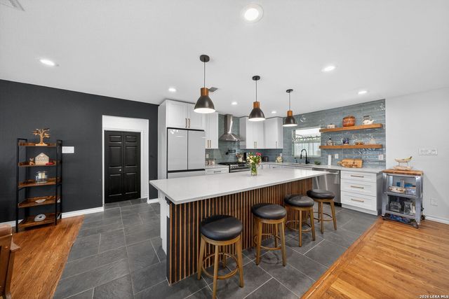 225 HARRIETT DR, San Antonio, TX 78216