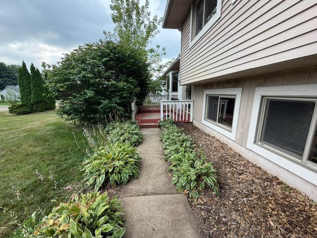 3090 Ripple Way, White Lake, MI 48383
