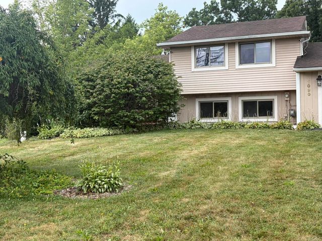 3090 Ripple Way, White Lake, MI 48383