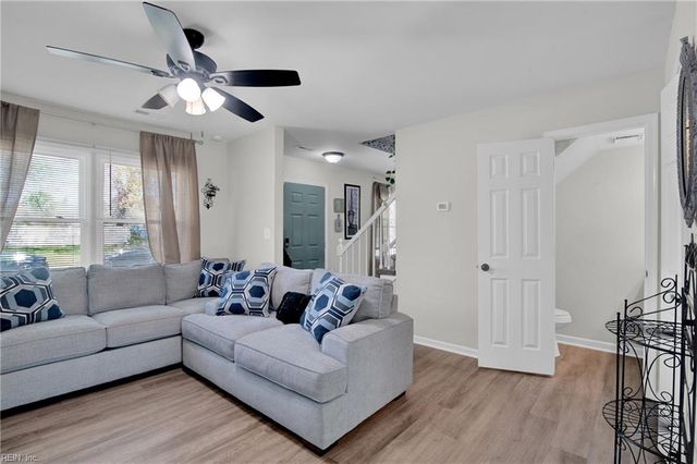 4 Kings Landing LN, Hampton, VA 23669