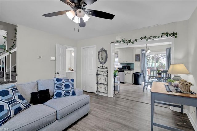 4 Kings Landing LN, Hampton, VA 23669