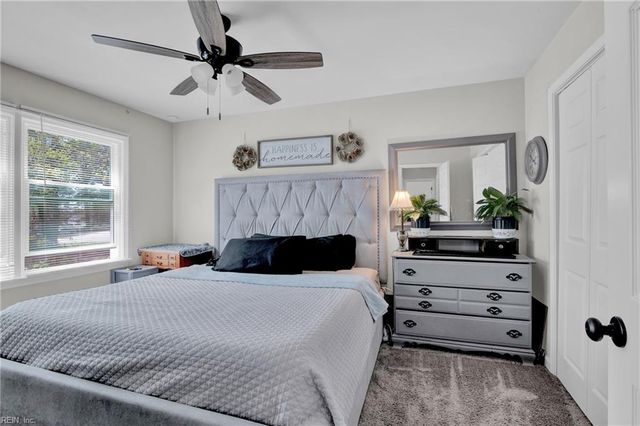 4 Kings Landing LN, Hampton, VA 23669