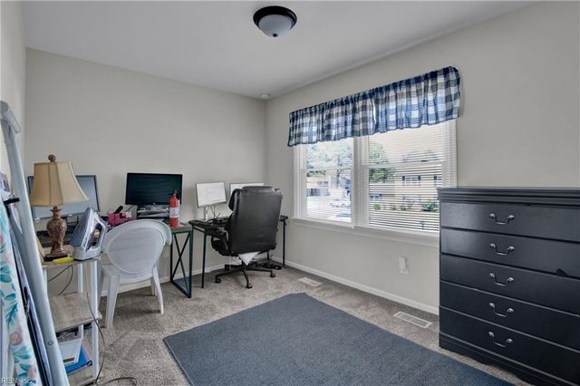 4 Kings Landing LN, Hampton, VA 23669