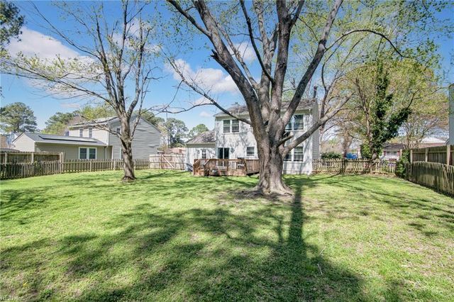 4 Kings Landing LN, Hampton, VA 23669