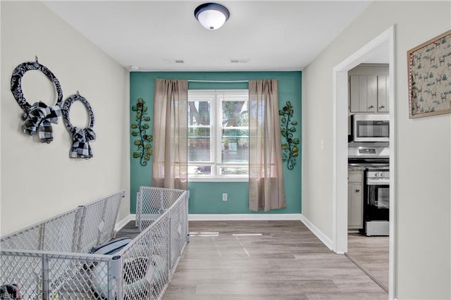 4 Kings Landing LN, Hampton, VA 23669